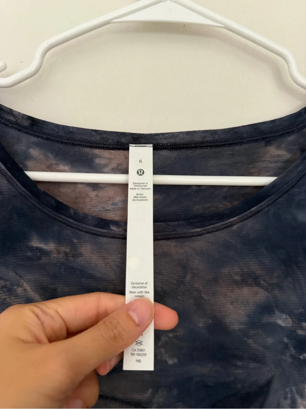 Lululemon To the point women’s long sleeve mist spray tie dye size 6 shirt
